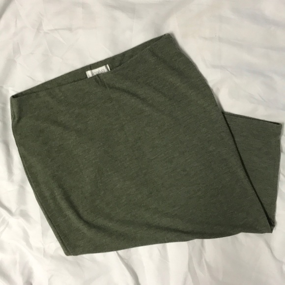 3/$30 🌺 Pencil Skirt - Size S - Picture 1 of 2